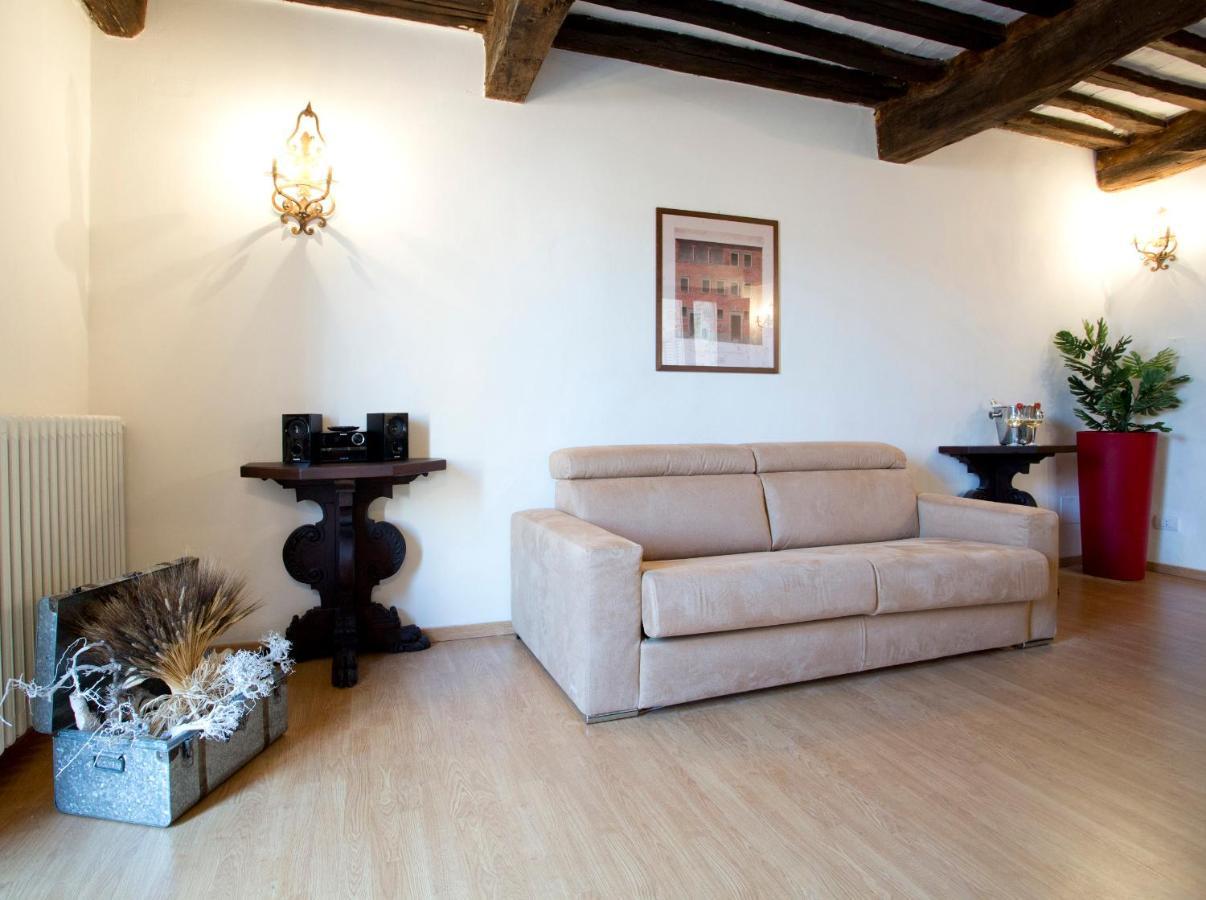 Residenza D'Epoca Palazzo Piccolomini Lejlighed Siena Eksteriør billede