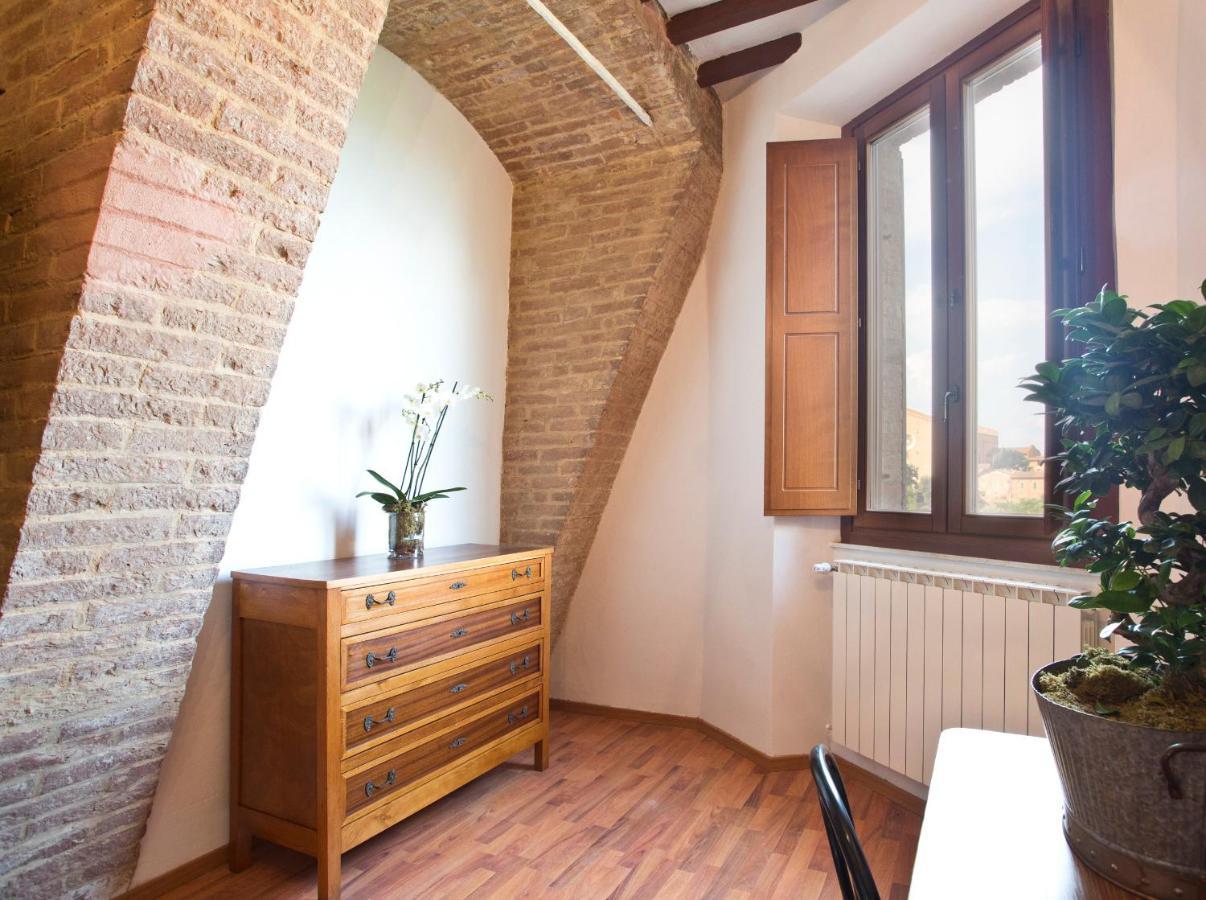 Residenza D'Epoca Palazzo Piccolomini Lejlighed Siena Eksteriør billede